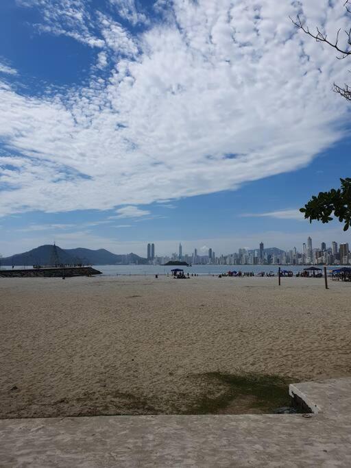Piscina A Beira-Mar, Tranquilidade E Qualidade No Melhor De Bc Balneario Camboriu Exterior photo
