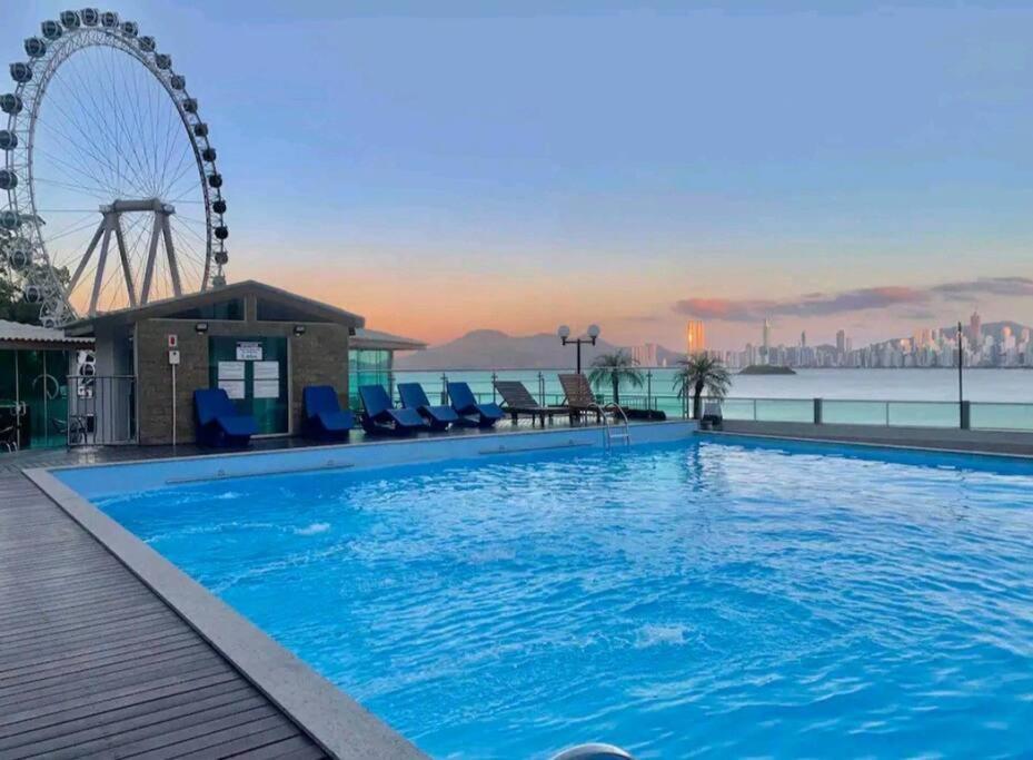 Piscina A Beira-Mar, Tranquilidade E Qualidade No Melhor De Bc Balneario Camboriu Exterior photo